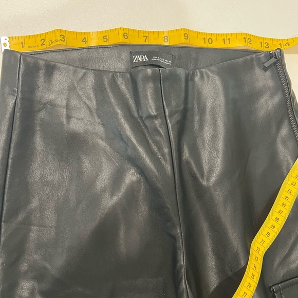 Zara black faux leather cargo pants snap fasteners ankles size 6 - Picture 11 of 11